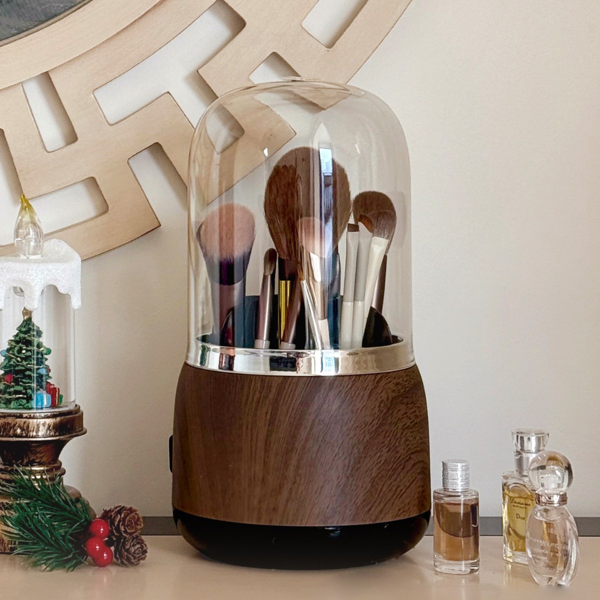 Light Luxury Makeup Brush Hold - Luxury Skincare And Makeup Brands recension och pris